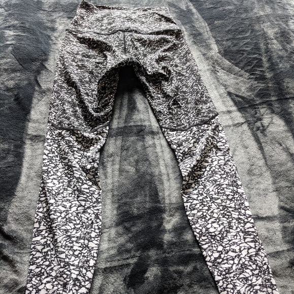 Lululemon Splatter Leggings - Picture 2 of 3
